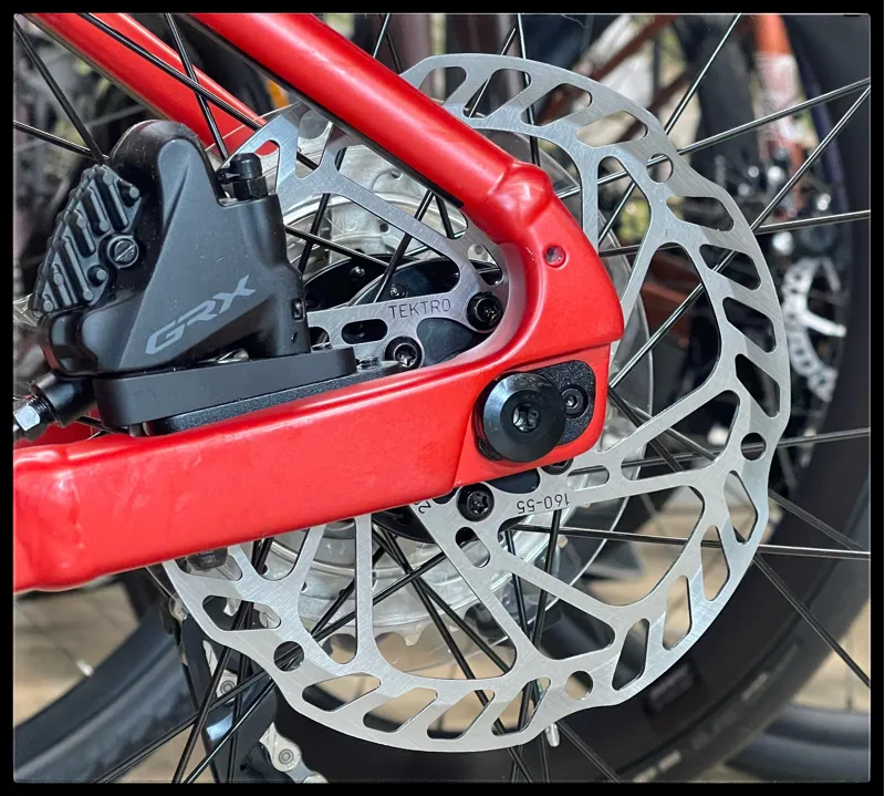 Giant Revolt 1 Large Grenadine 2022-9